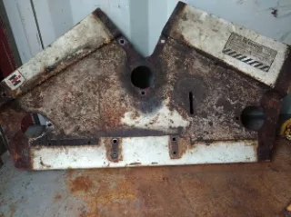IH-473413-R92 Deck Housing bolt on