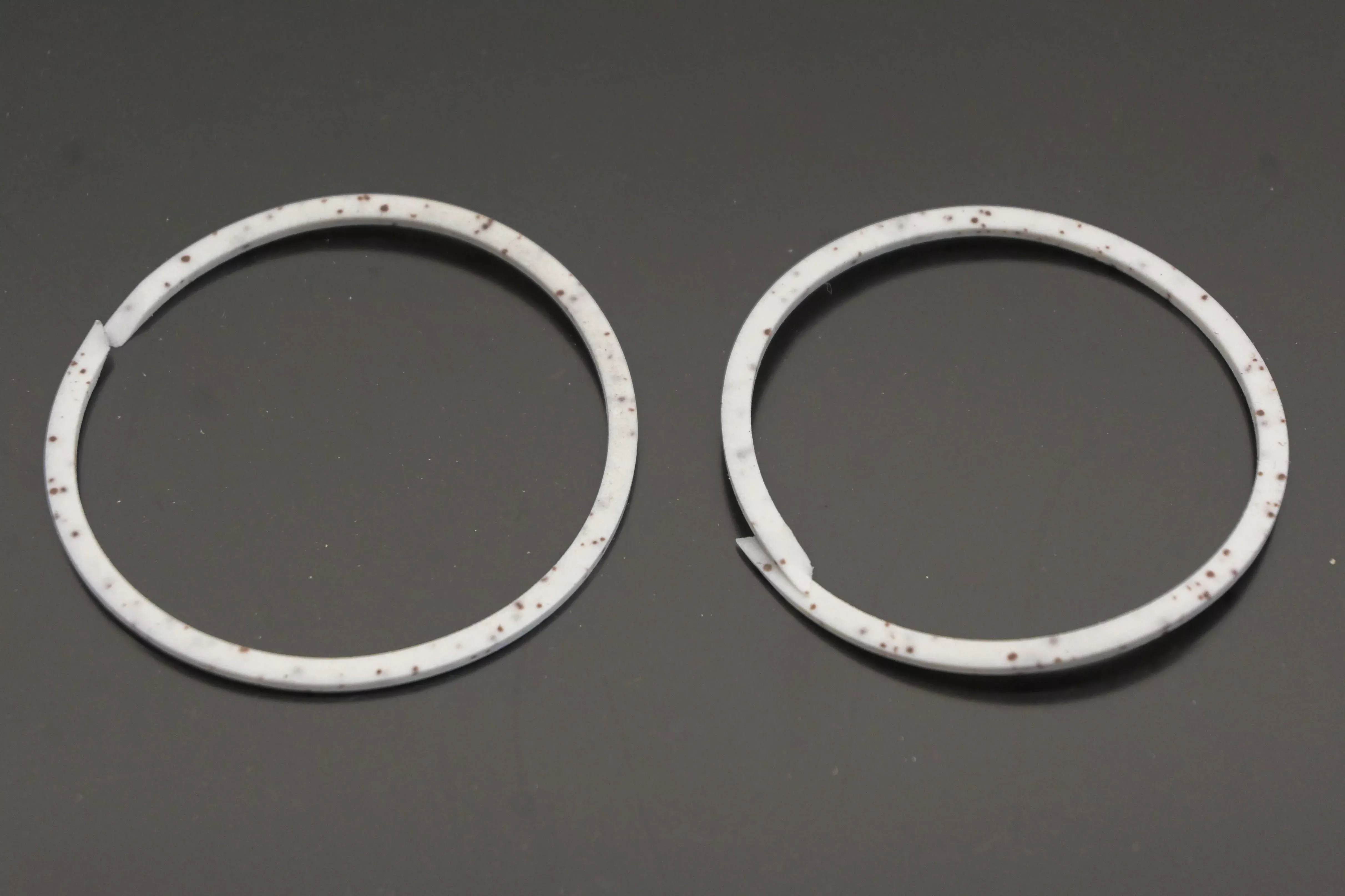 New OEM Ford E9TZ-7G402-A Transmission Coast Clutch Seals Qty 2 NOS